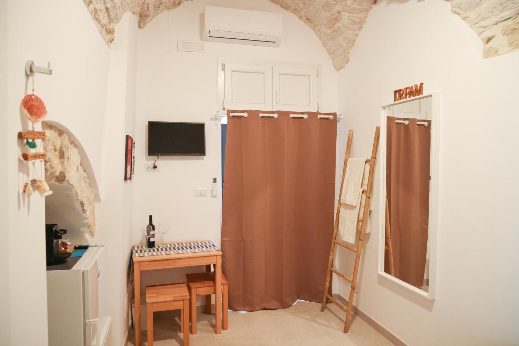 Room 20 - Piccola Camera In Pietra Bianca Джовінаццо Екстер'єр фото