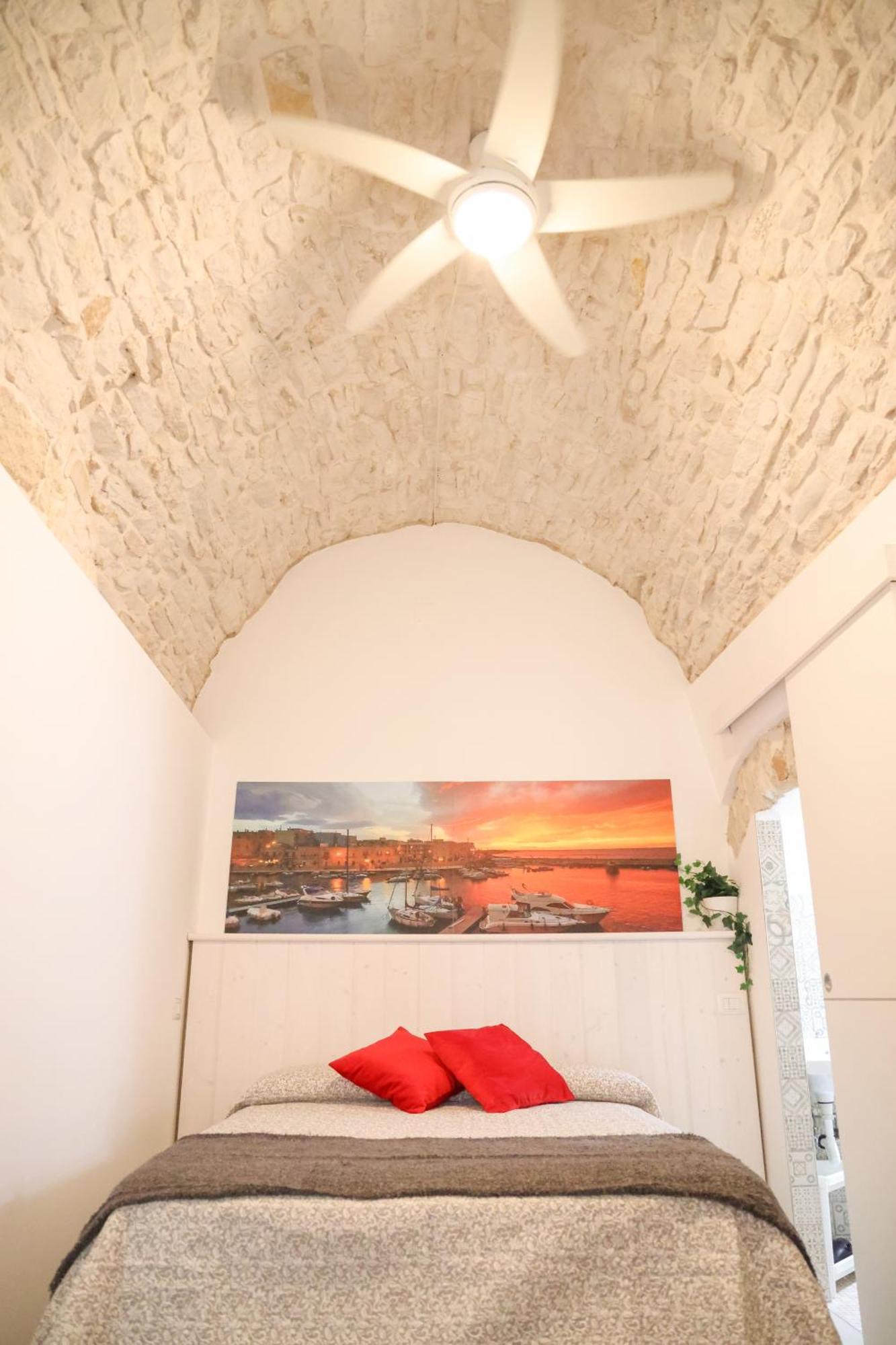 Room 20 - Piccola Camera In Pietra Bianca Джовінаццо Екстер'єр фото